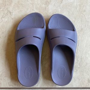 Oofos Slides